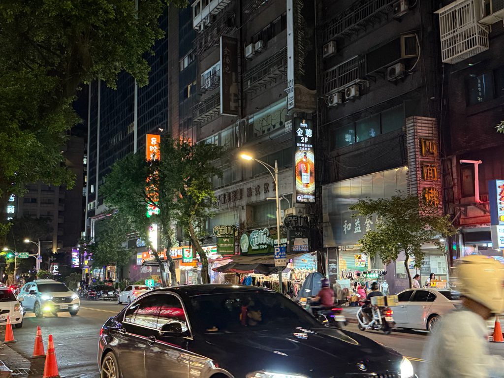 台北街景-林森北街街＋金聰-2